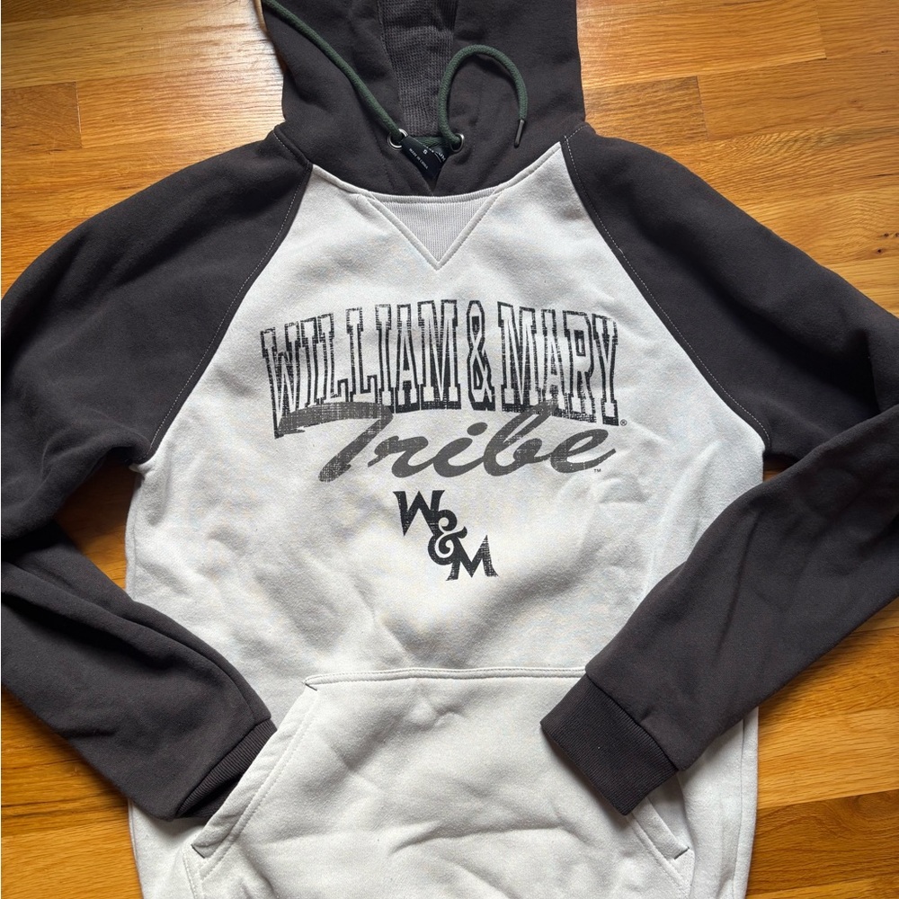 Colosseum William & Mary Black and Gray Sweatshirt